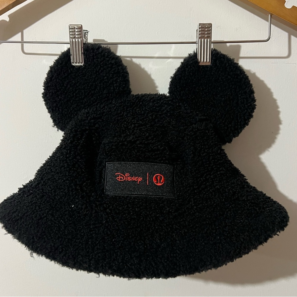 NWT Disney x lululemon
Textured Fleece Bucket Hat Black - Picture 1 of 5